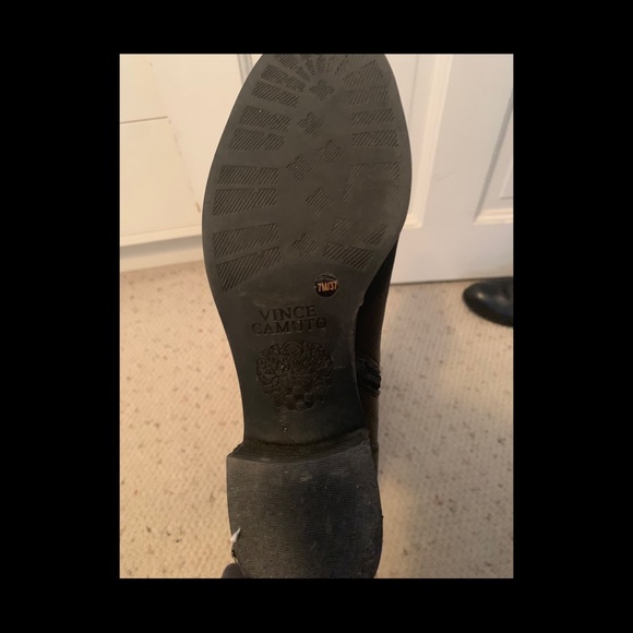 Vince Camuto size 7 black boots - Picture 4 of 4